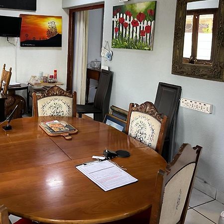 Sleepers Villa Guesthouse Polokwane Exterior foto
